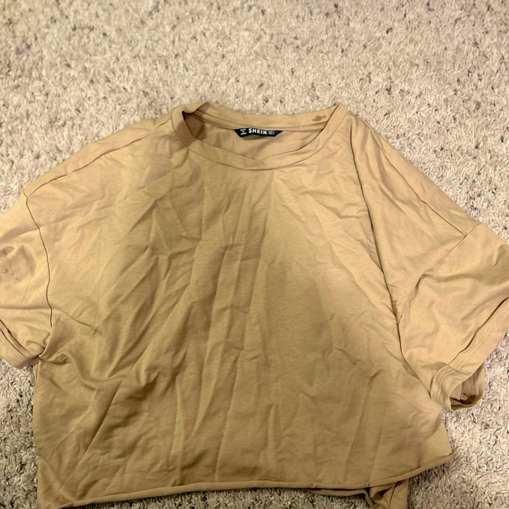 Beige crop top size (L)